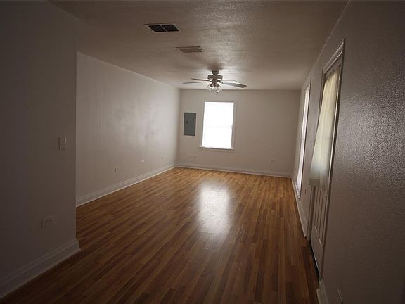 2nd image of 312 N Waldrip St