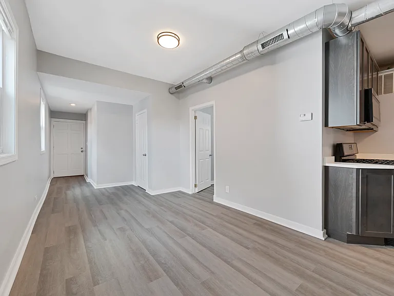 2219 W 18th Pl #2R — Photo 4