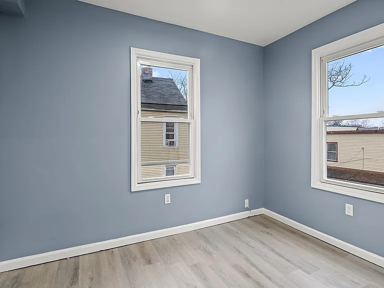275 Clinton Pl — Photo 5