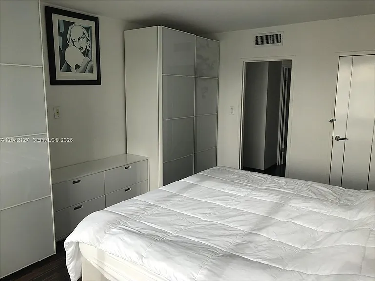 1000 West Ave #318 — Photo 15