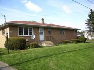 1698 W Townhall Rd, Erie, PA 16509