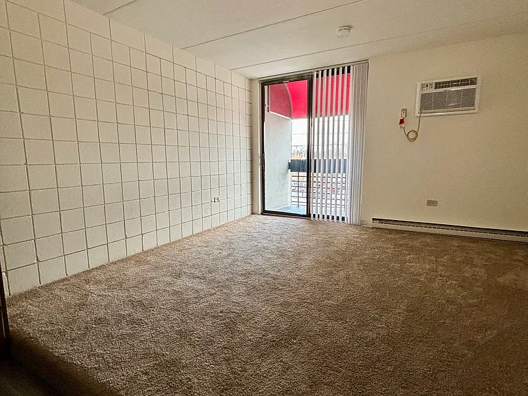 Sunrise Efficiency Apartments — Photo 4