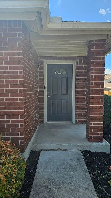 3 bed, 2.0 bath, 1493 sqft, $1,900 — Photo 4