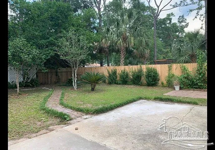 8100 Six Pence Dr — Photo 5
