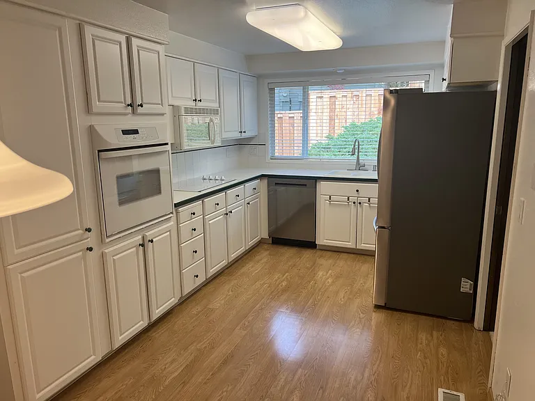 11820 NW Marylee Ct — Photo 7