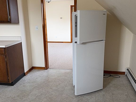 4th image of 169 Larke Ave #2