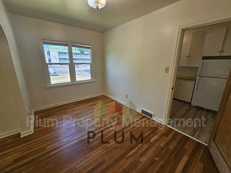 407 S 5th St E — Photo 18