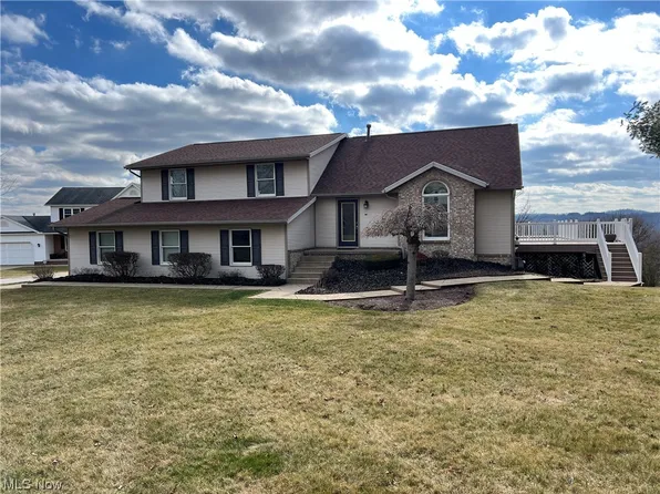 9740 Lafont Cir NE, Bolivar, OH 44612