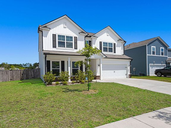 3rd image of 422 Ambrose Dr