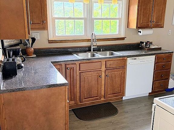 4th image of 14022 Cedarwood Dr SW
