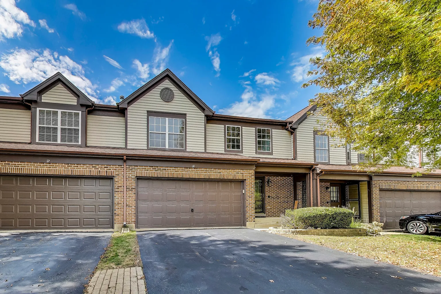 14 Oxford Ct photo 1