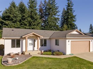 300 Mackenzie Dr, Camano Island, WA 98282