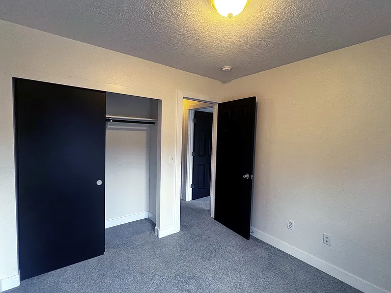 940 NW 7th Ave #10 — Photo 31
