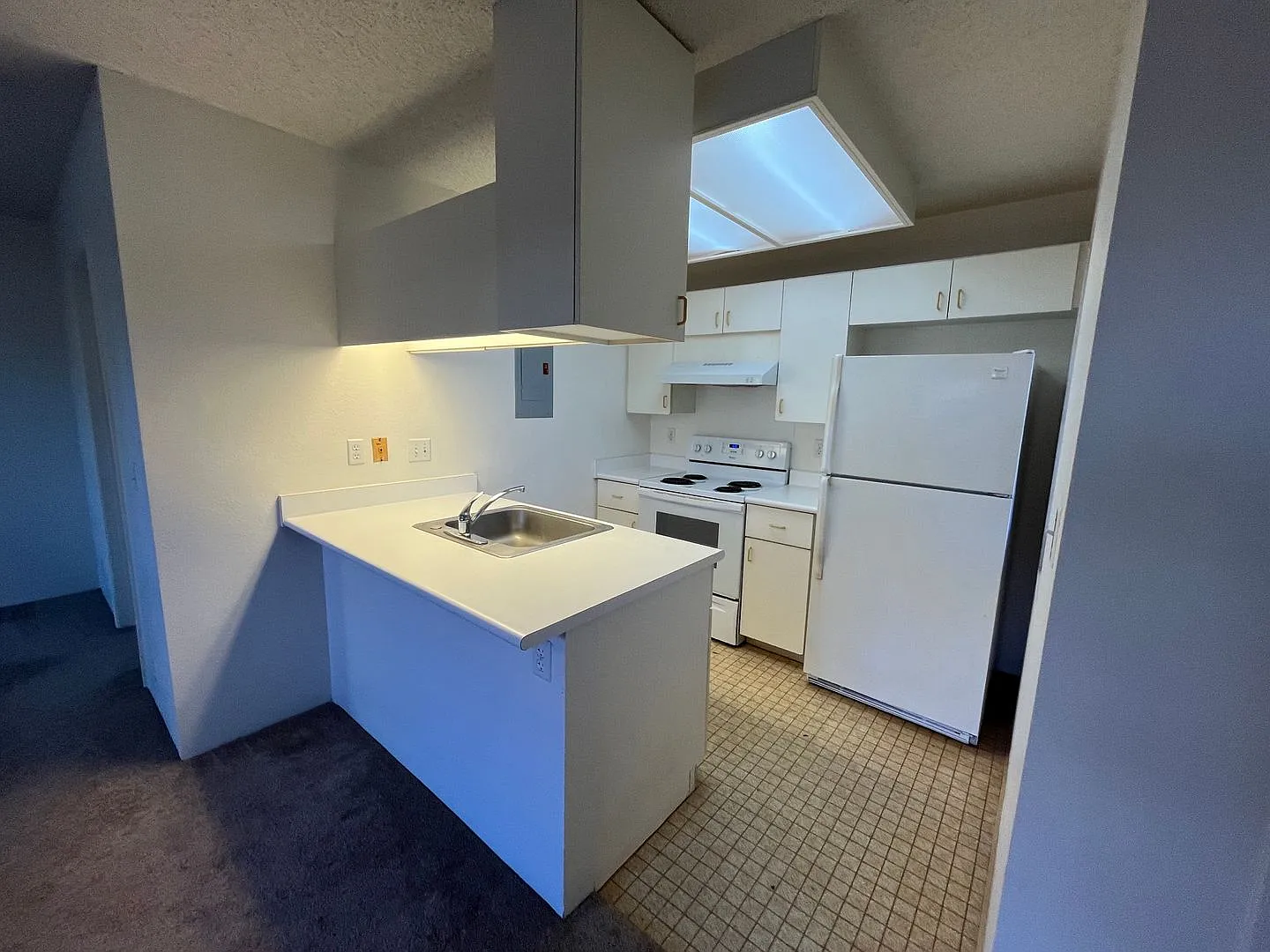 Kupono (Waipio/Waipahu) - Ground Floor Studio with 2 Parking Stalls! — Photo 3