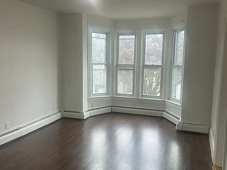 111 Knowles St #2 — Photo 6