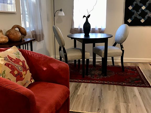 LR/dining room w/ 4 windows