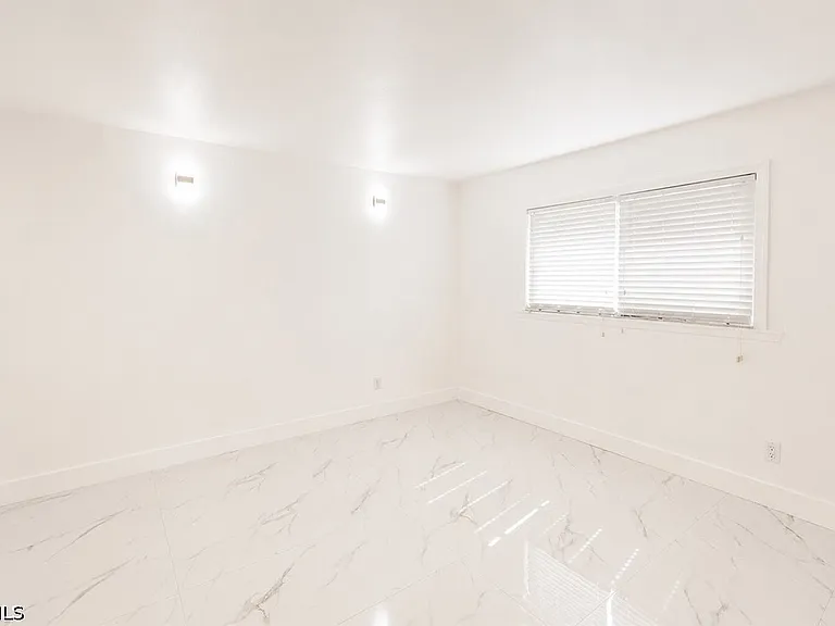 2504 SE 16th Pl #104 — Photo 18