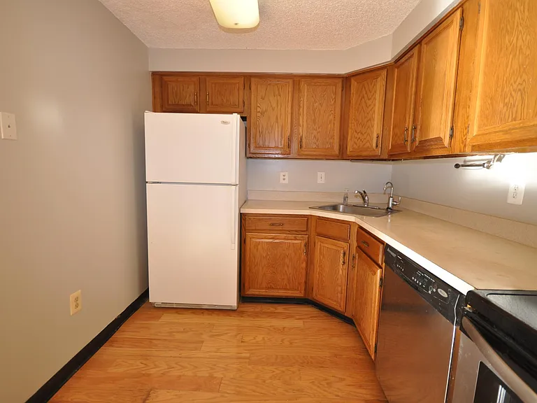 8020 Tamarron Dr — Photo 22
