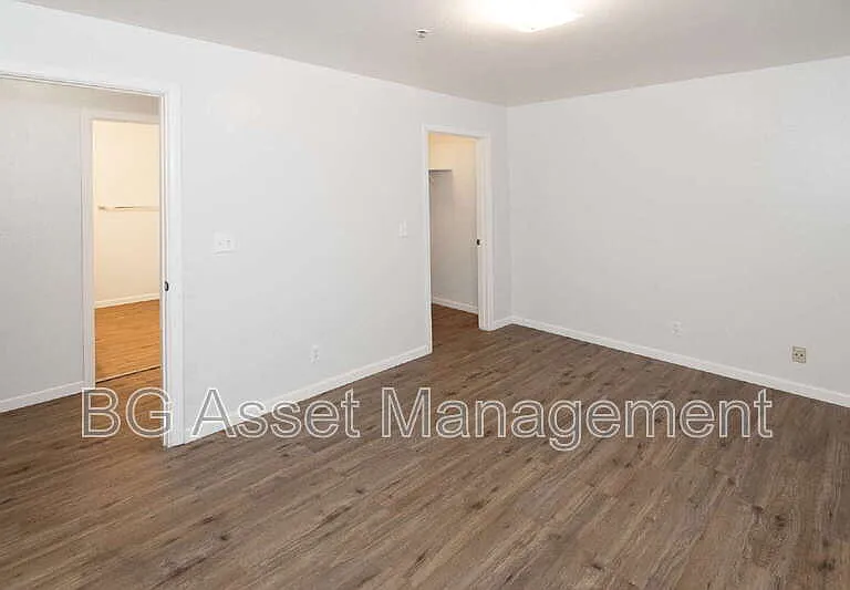 1233 S 56th St #3 — Photo 12