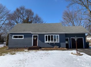 823 Bay Rd, Webster, NY 14580