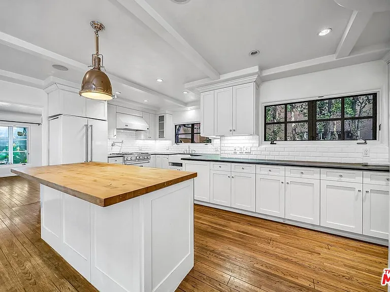 333 S Roxbury Dr — Photo 15