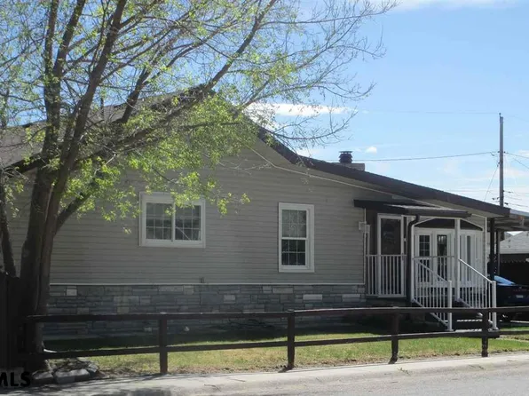 1210 6th St, Gering, NE 69341