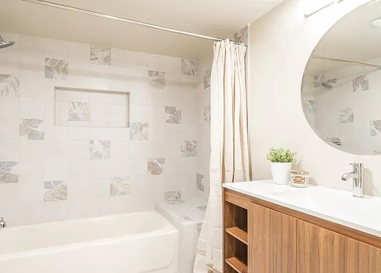 1900 Vine St #214 — Photo 8