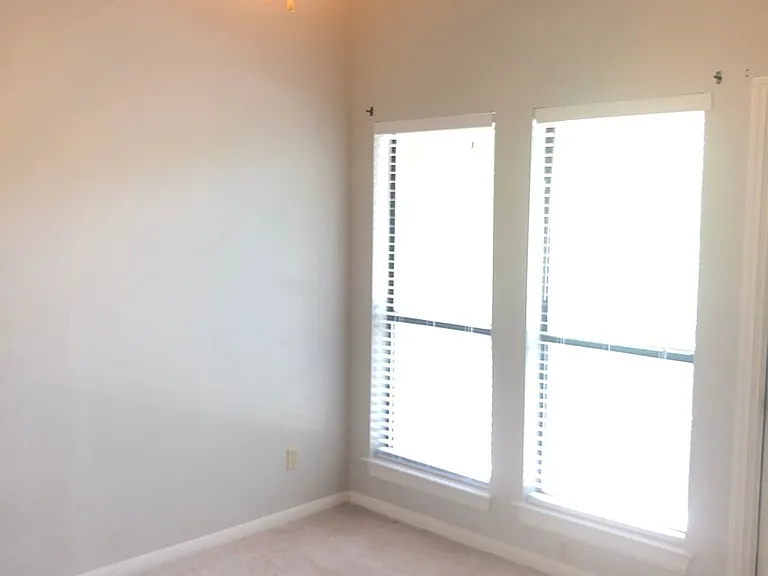 1910 Robbins Pl #309 — Photo 6
