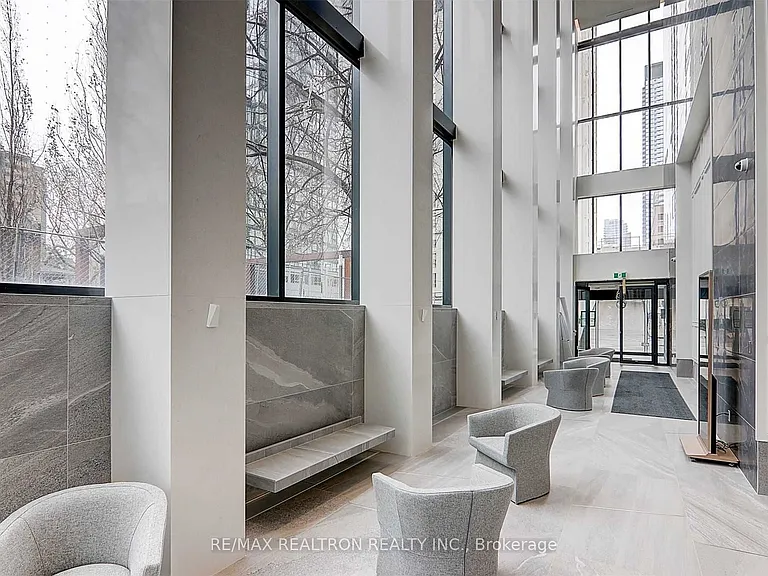 3 Gloucester St #1009 — Photo 7