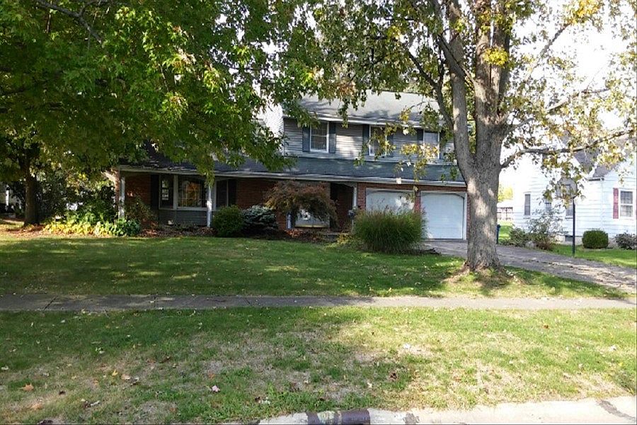 1st image of 224 Grand Ave