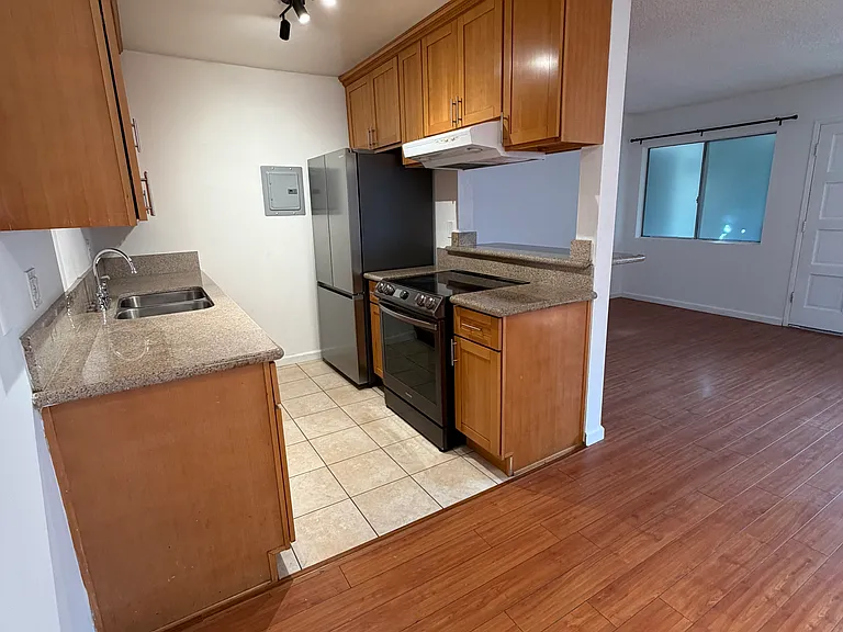 3045 E Theresa St #8 — Photo 9