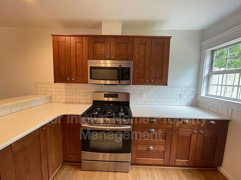 445 Gift Ave SE — Photo 9
