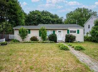 609 Michigan Ave, Bellport, NY 11713