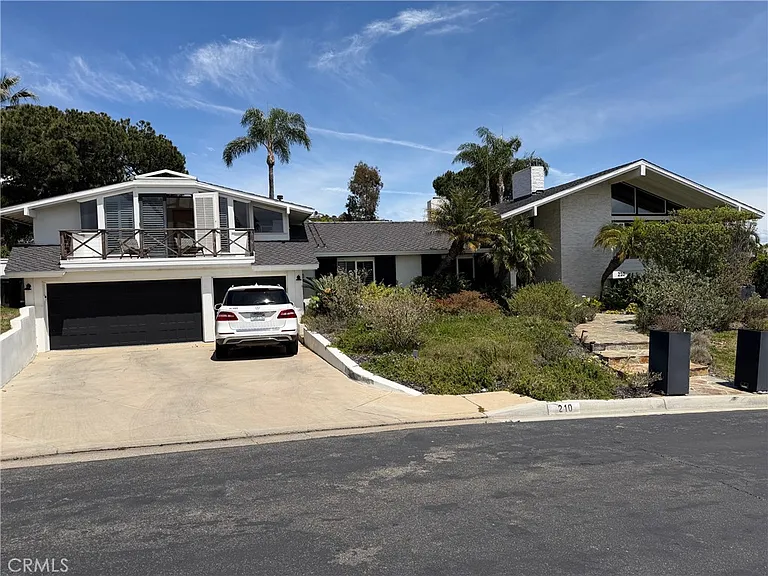 210 Monarch Bay Dr — Photo 3