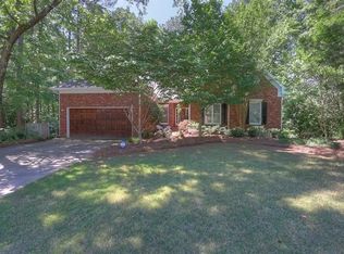 2601 Loch Way, Snellville, GA