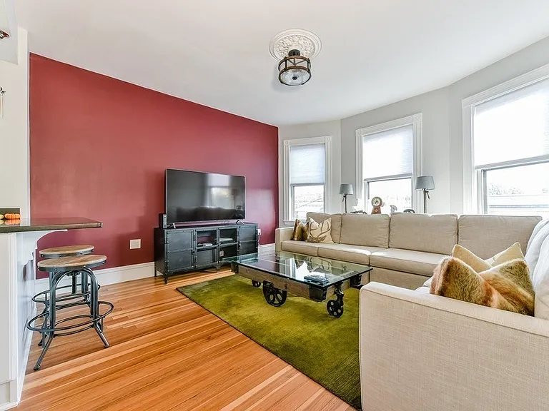 132 Paul Gore St #3 — Photo 4