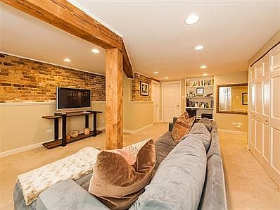2nd image of 2004 N Clifton Ave #A