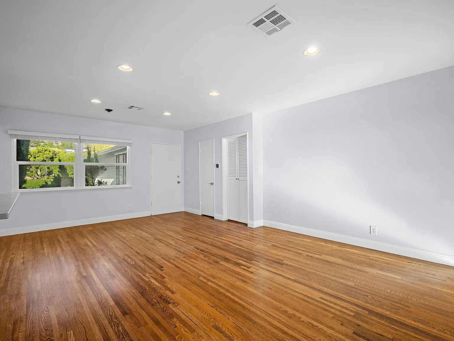3 bed, 1.5 bath, 1394 sqft, $4,850 — Photo 4