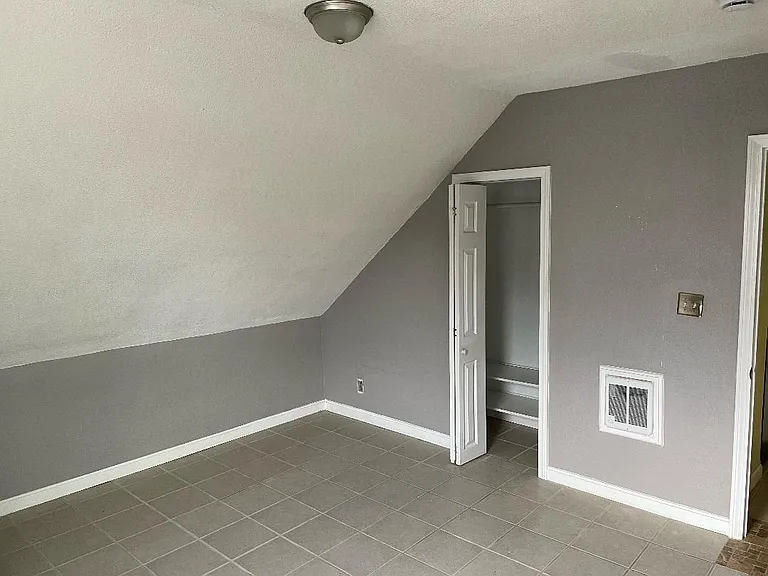 8-10 Sanford Ave #3 — Photo 9