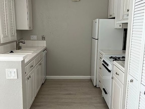3rd image of 8463 De Soto Ave Unit 34