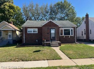 22036 Birchwood Ave, Eastpointe, MI 48021