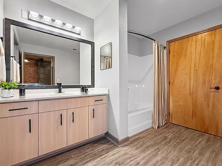 Emery Lofts — Photo 33