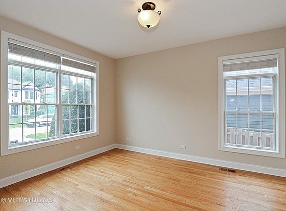 4th image of 740 E Sunnyside Ave