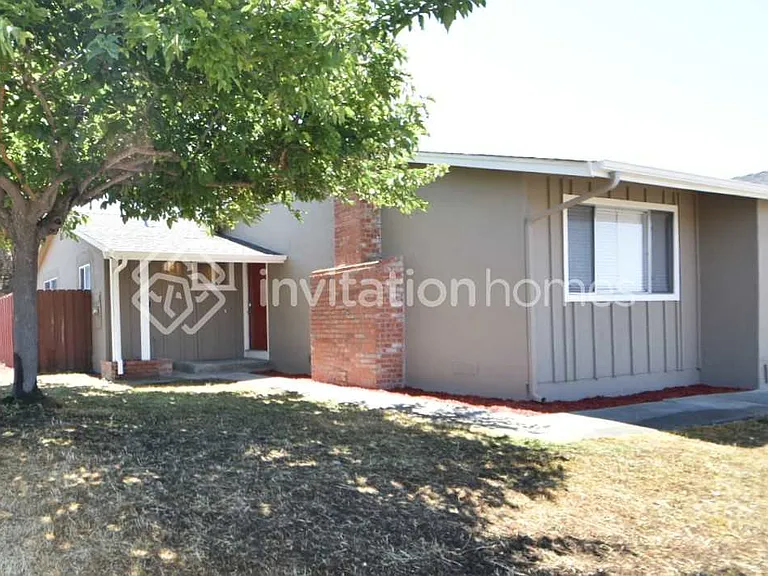 218 Princeton Ave — Photo 1