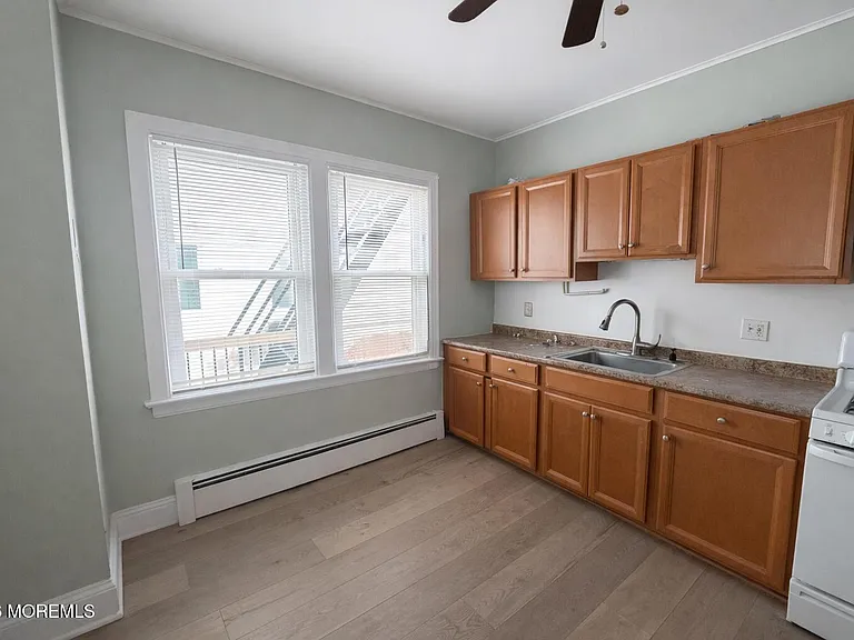 42 Cottage Pl #2 — Photo 3