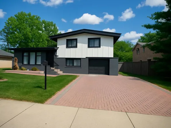 3010 Covert Rd, Glenview, IL 60025