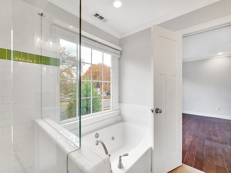 1210 Mendenhall Ct — Photo 22