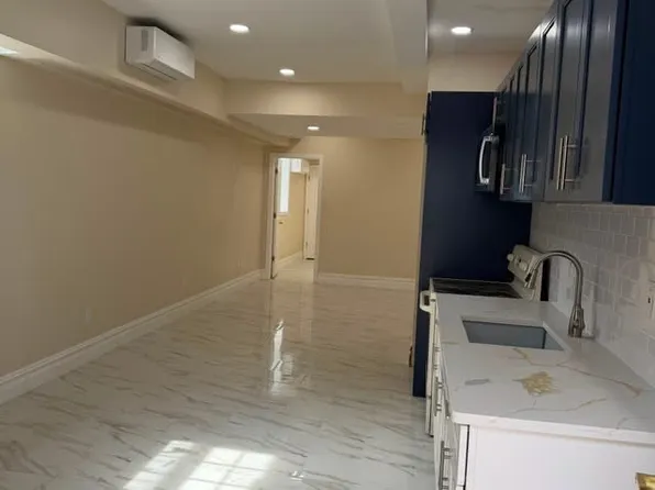 (undisclosed Address), Hempstead, NY 11550
