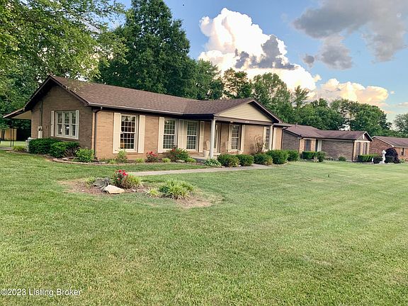 3rd image of 404 Lincoln Dr