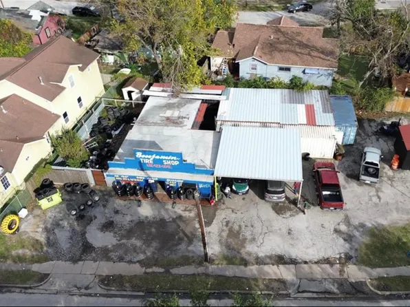 1702 Lockwood Dr, Houston, TX 77020